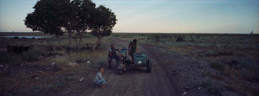 Art and Documentary Photography - Loading PolygonFamily09.JPG