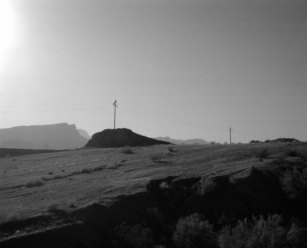 Art and Documentary Photography - Loading 20091004_StrandedPowerPoleFV.jpg
