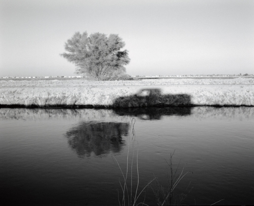 Art and Documentary Photography - Loading 20110420_ElCentroCanalShadow.jpg