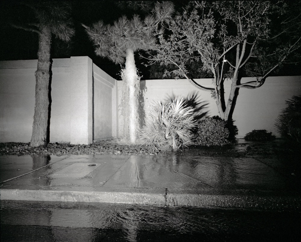 Art and Documentary Photography - Loading 20081015_LasVegasBrokenSprinkler.jpg